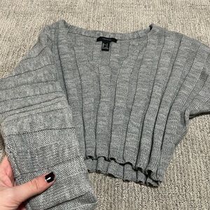 Beautiful gray cropped sweater!
